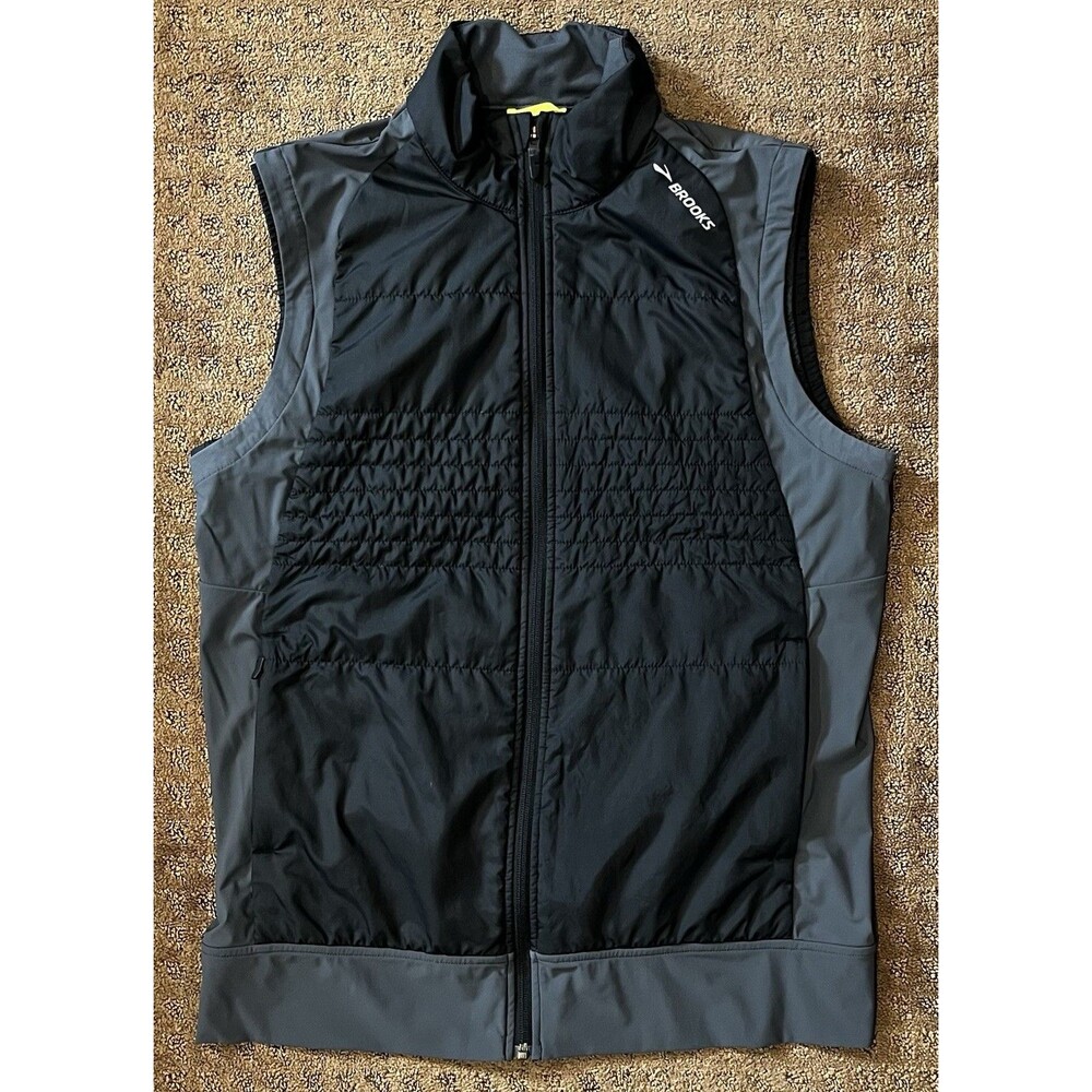 Brooks Running Vest Men’s Medium Black Full Zip Lightweight Insulated Athletic